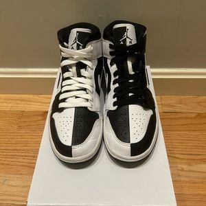 Jordan Mid SE Homage Womans Size 7